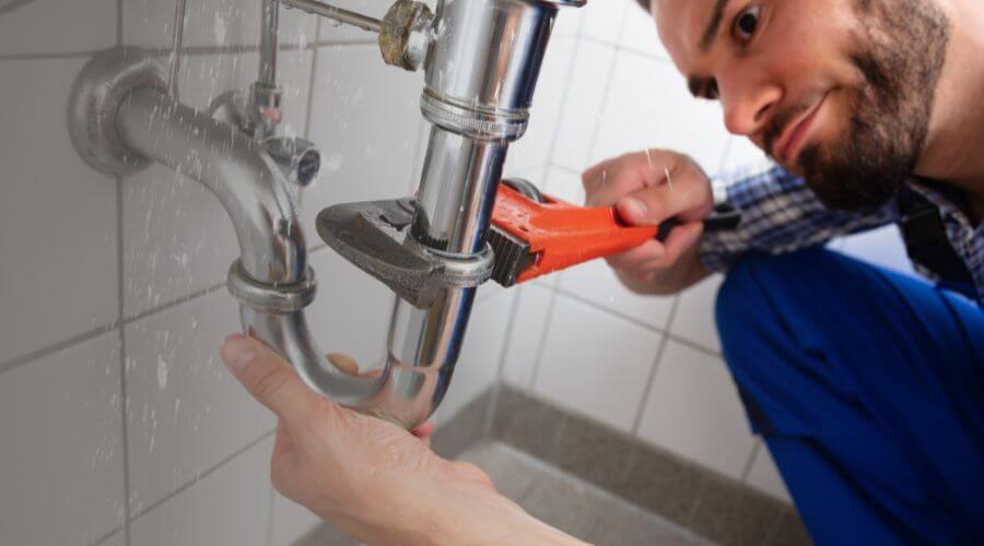 Expert burst pipe repair services in Santa Rosa, NM